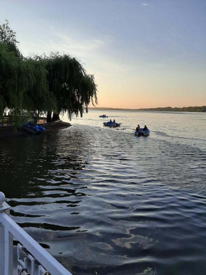 Стильна Квартира-Студія В Центрі Міста На Набережній Ternopil Kültér fotó